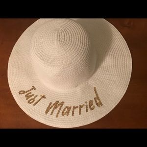 “Just Married” straw hat